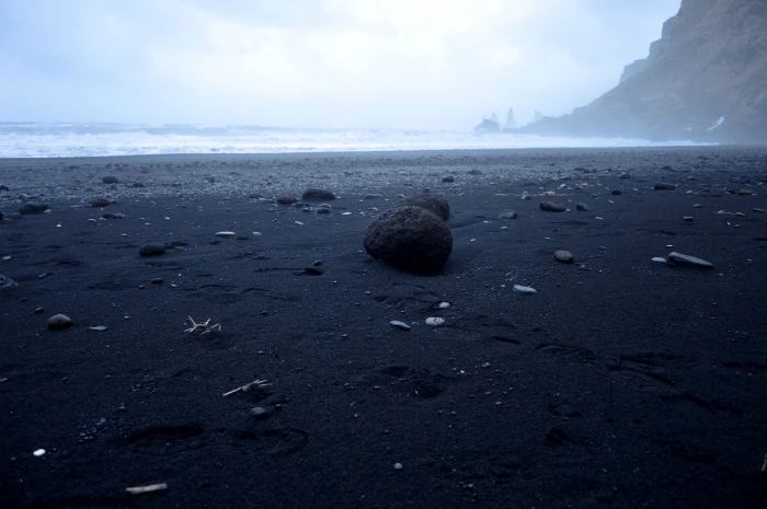 iceland vik spooky beach black sandy stone mystery 2k 4k 5k