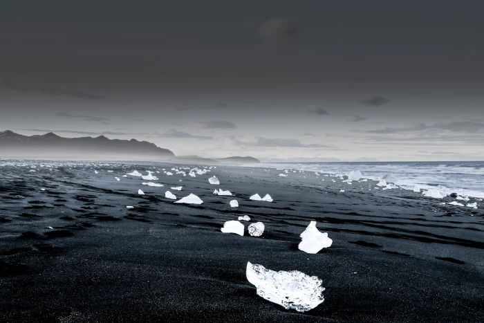 landscape photography of icebergs Glacier Scatter black sand beach 2k 4k 5k