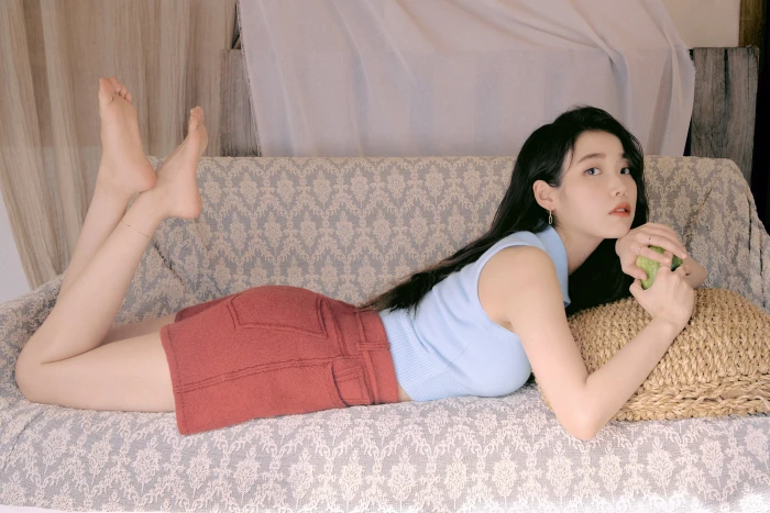 IU Lee Ji Eun Korean women barefoot 98 2k 4k 5k