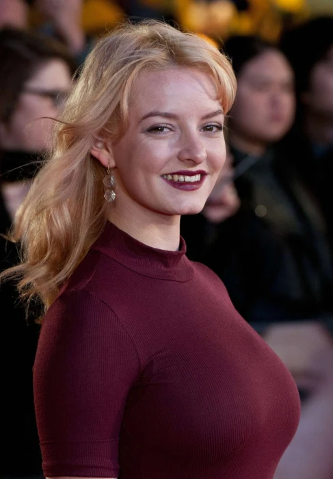 Dakota Blue Richards actress celebrity celeb celebrities hollywood