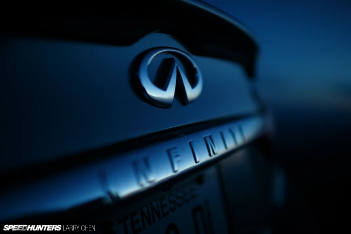 Infiniti Logo Macro Night HD cars 2k