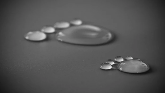 water droplets Linux Ubuntu GNOME healthcare and medicine 2k