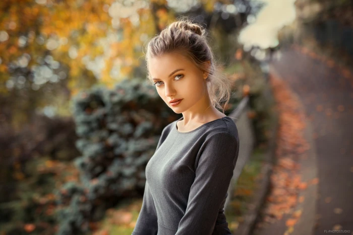 women blonde face bokeh depth of field red lipstick road 2k