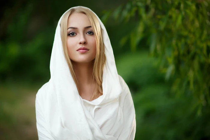 Women Blonde Long Hair Look Face Bokeh 2k