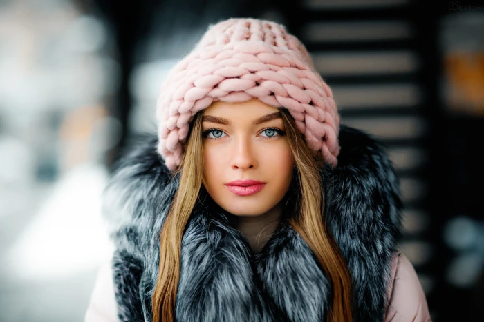 women brunette portrait face bokeh outdoors hat 2k