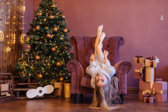 women model blonde long hair smiling happy looking at viewer 2k