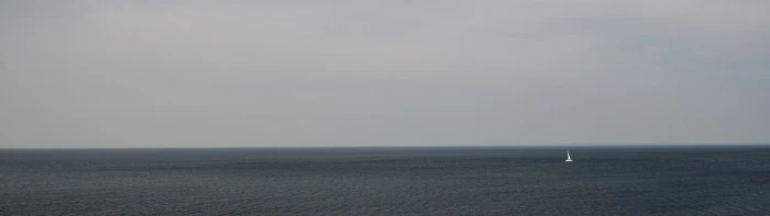 white and gray wooden table dual monitors multiple display widescreen dualmonitor dualscreen 2k 4k