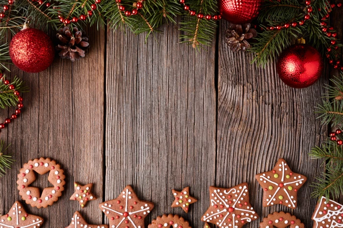 wreath and biscuit on pallet boat New Year cookies Christmas 65 2k 4k 5k