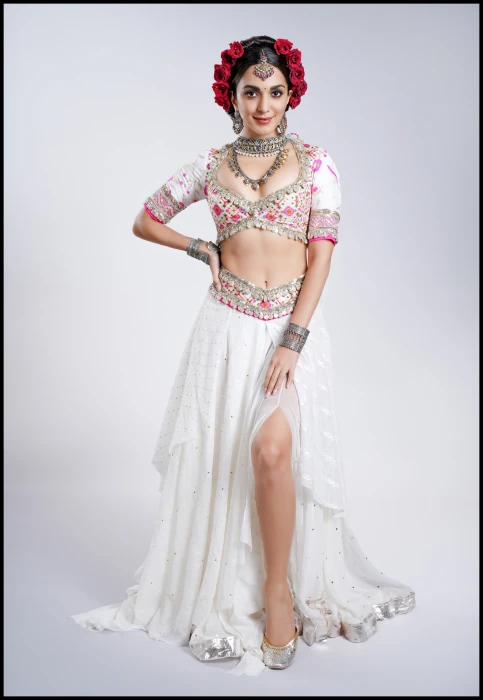 Kiara advani actress indian celebrity 2k