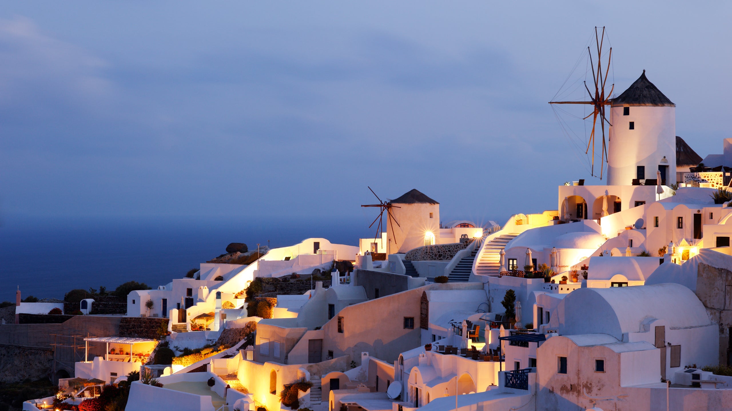 Early Morning in Oia 2k