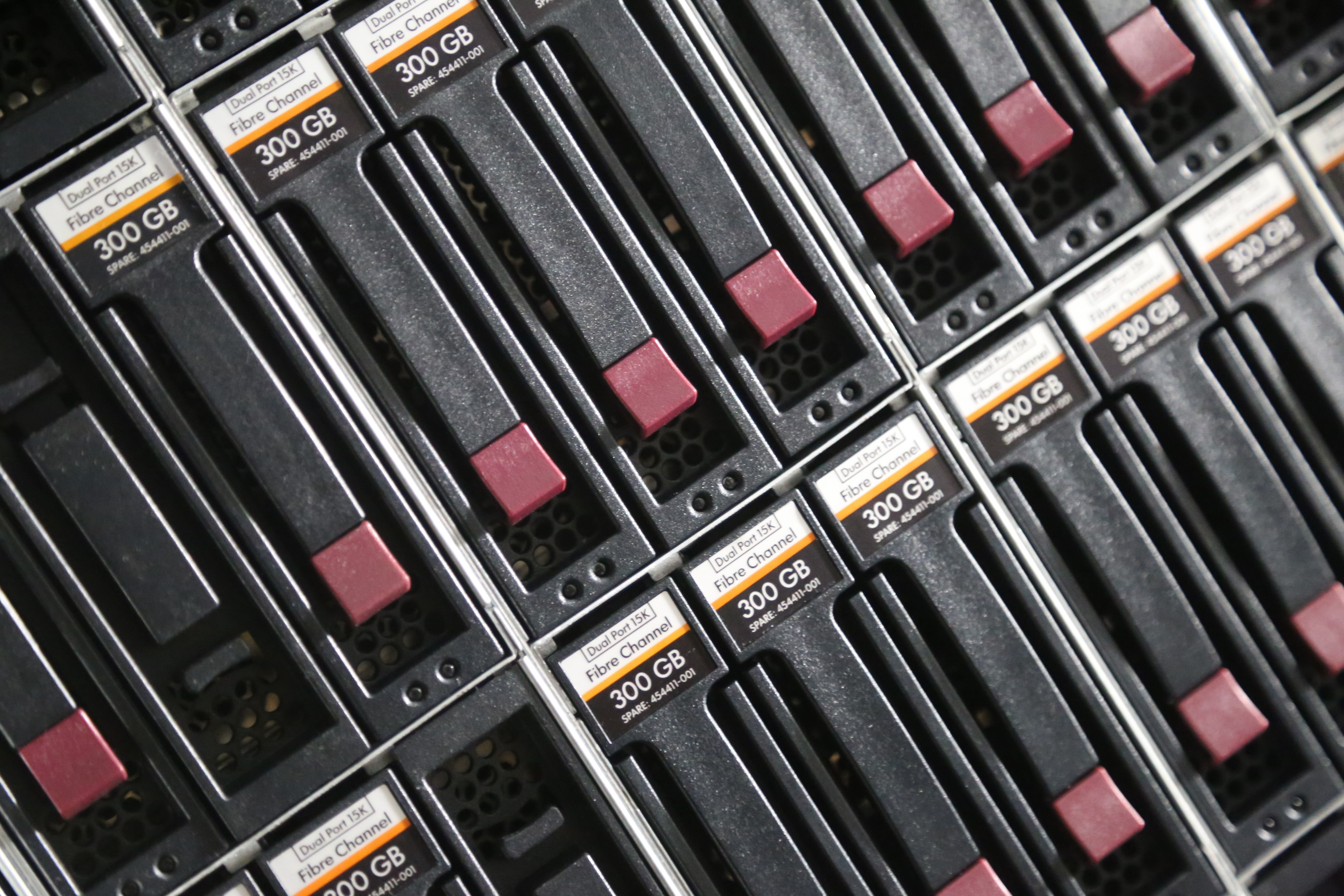 server computer tech cyber Linux Hewlett Packard network 2k 4k 5k