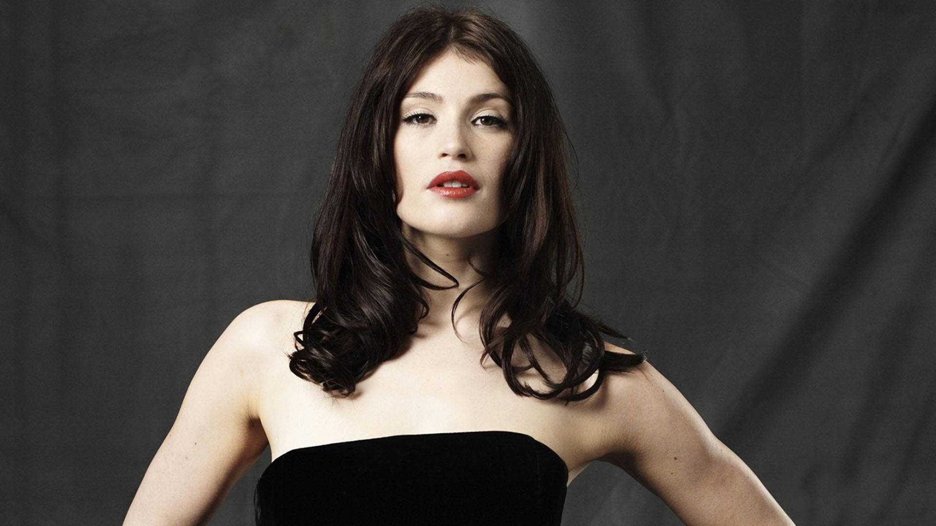 gemma arterton red cherry lipstick actress hollywood