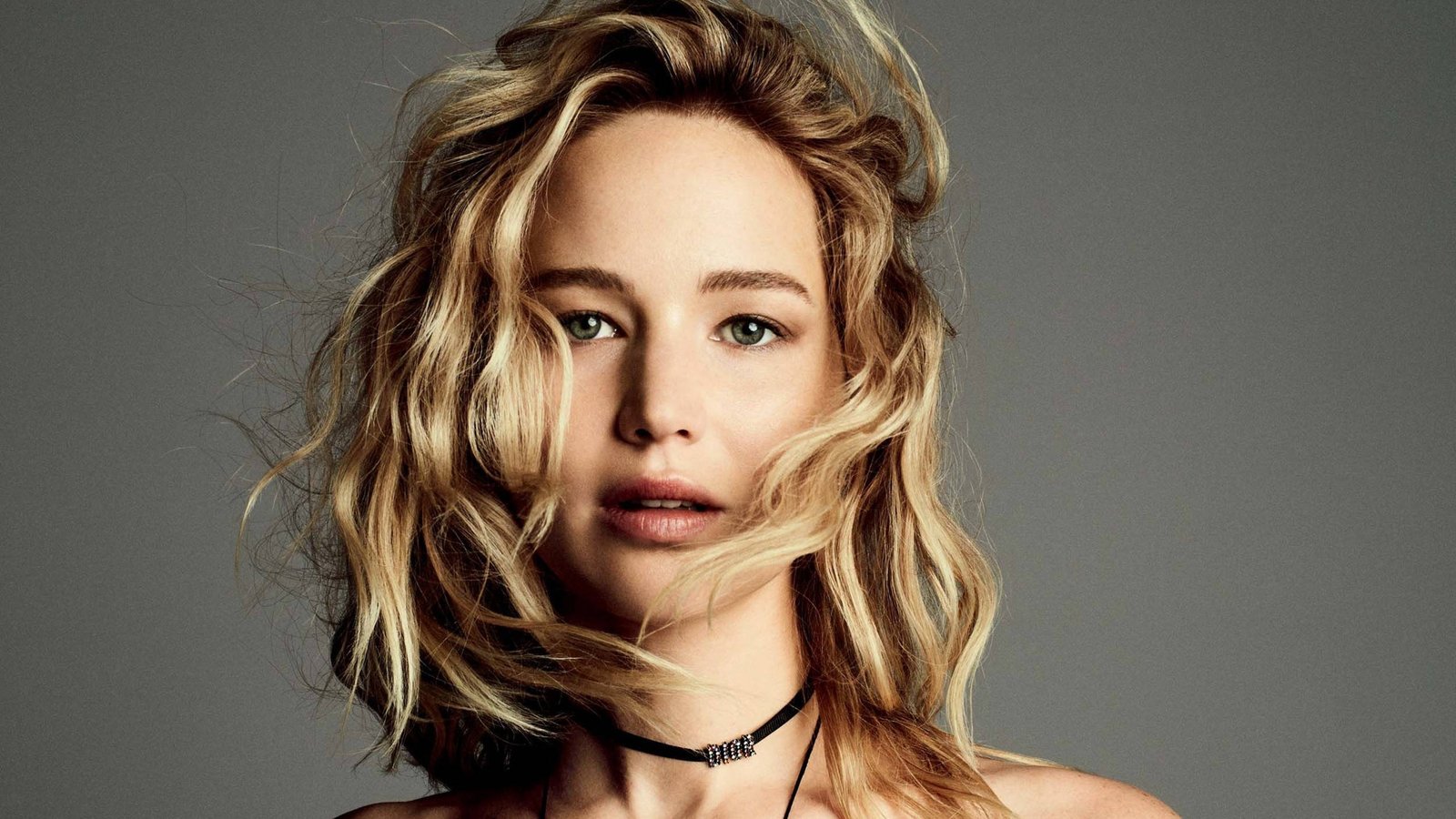 jennifer lawrence golden locks actress hollywood 2k