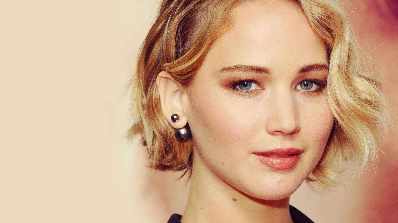 jennifer lawrence with light grey eyes actress hollywood