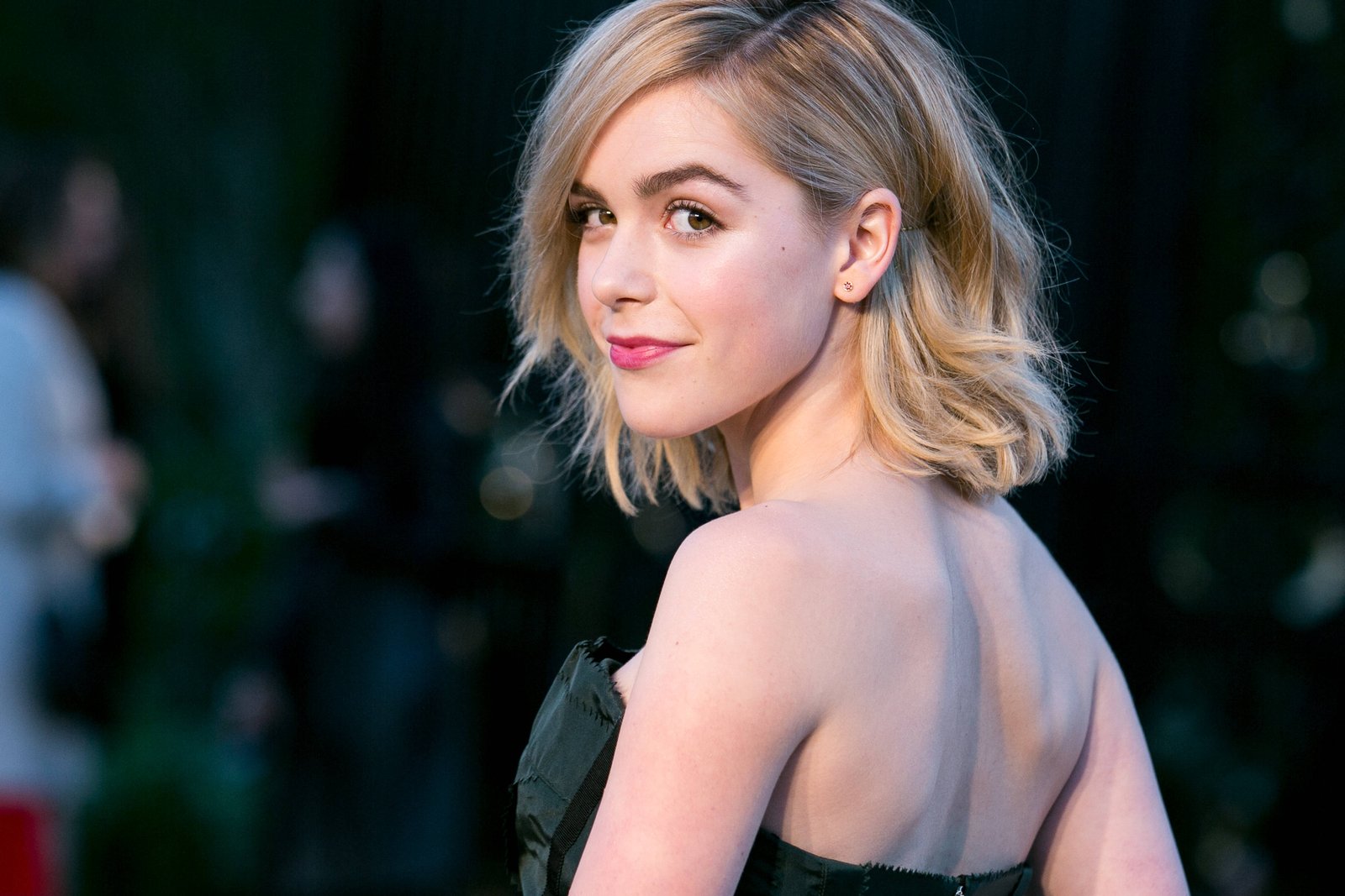 fab girl kiernan shipka actress hollywood 2k