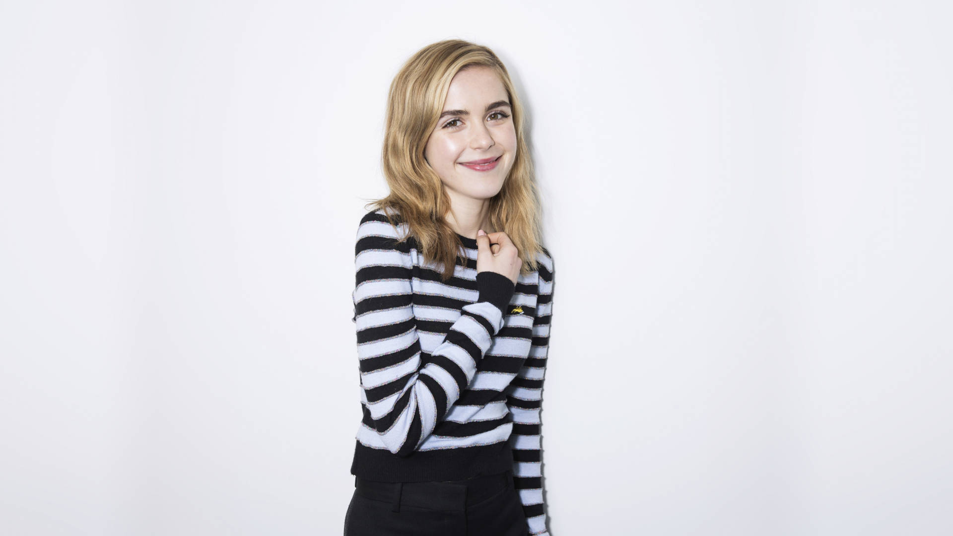 shy actress kiernan shipka hollywood