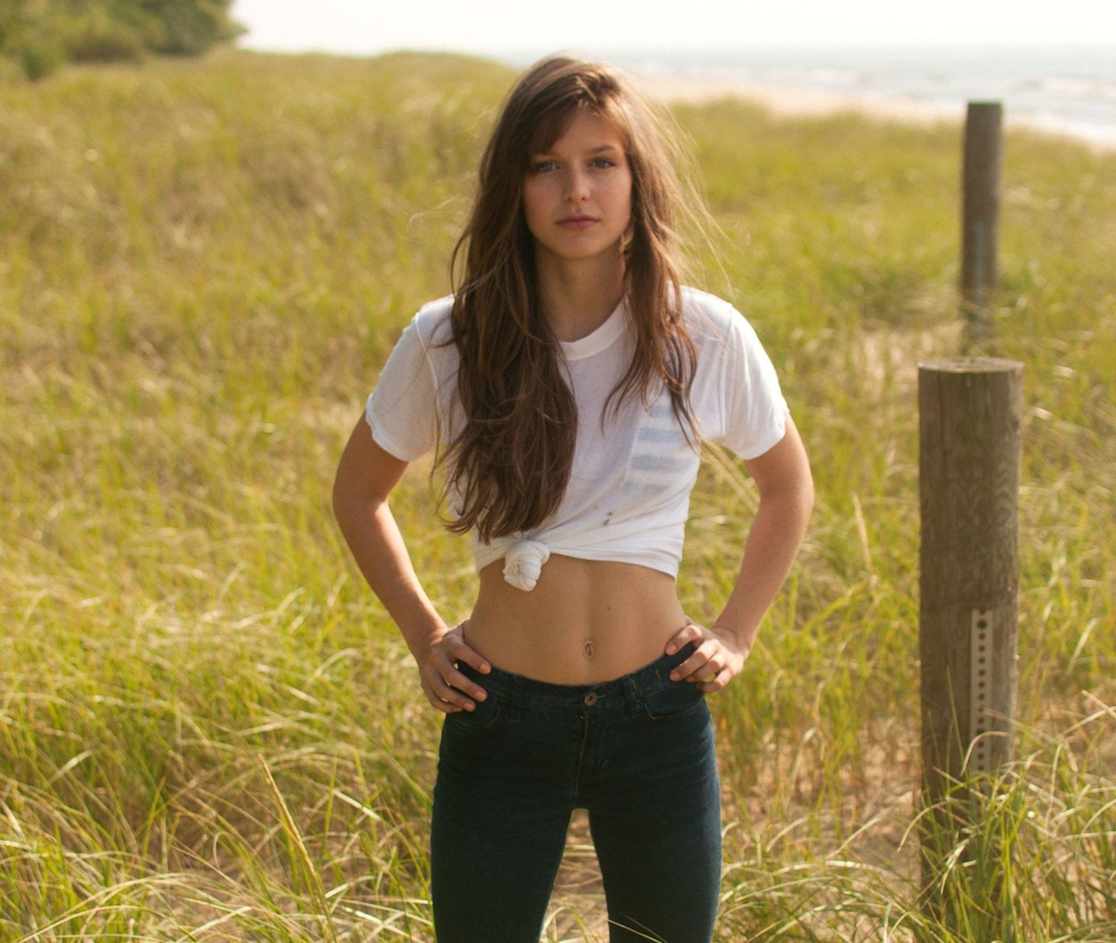 melissa benoist showing abs actress hollywood