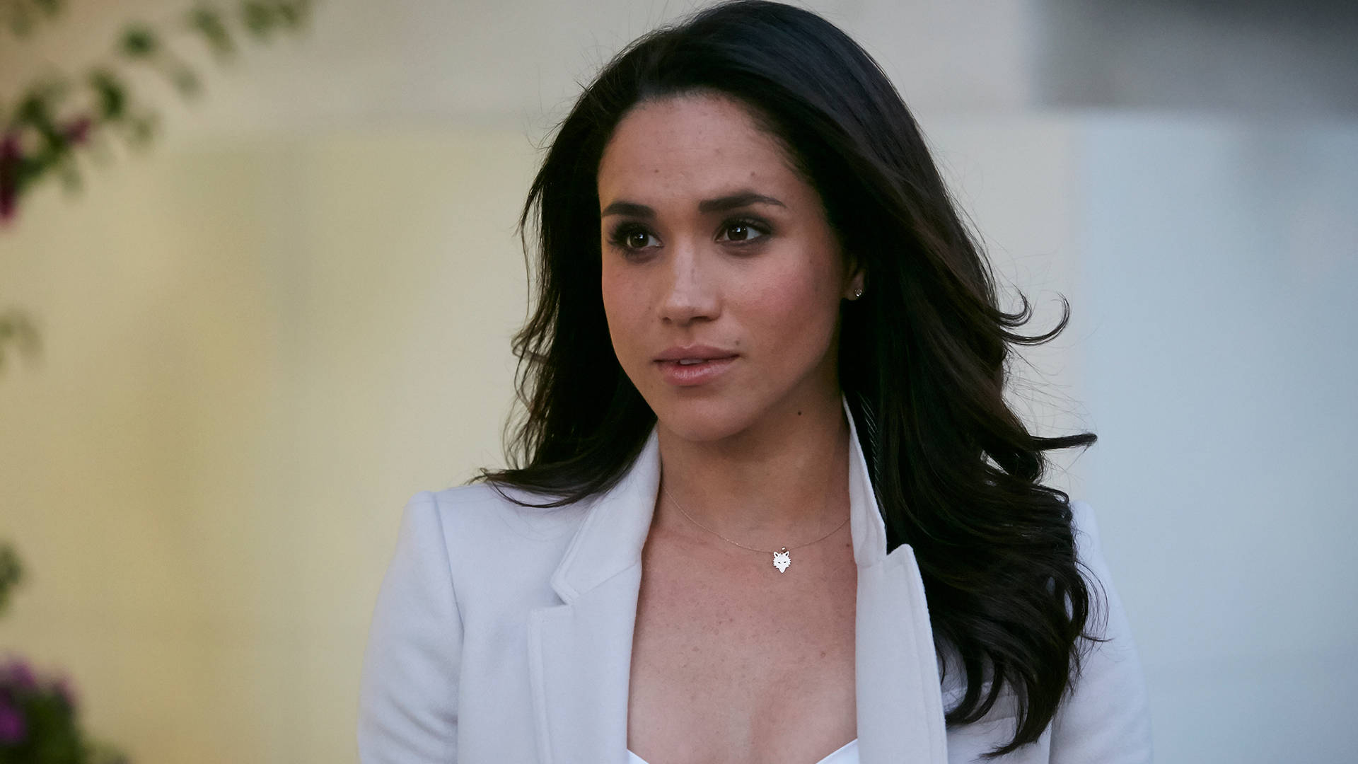 meghan markle rachel zane necklace actress hollywood