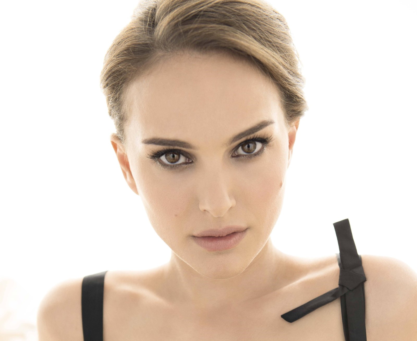 detailed image of natalie portman actress hollywood 2k 4k