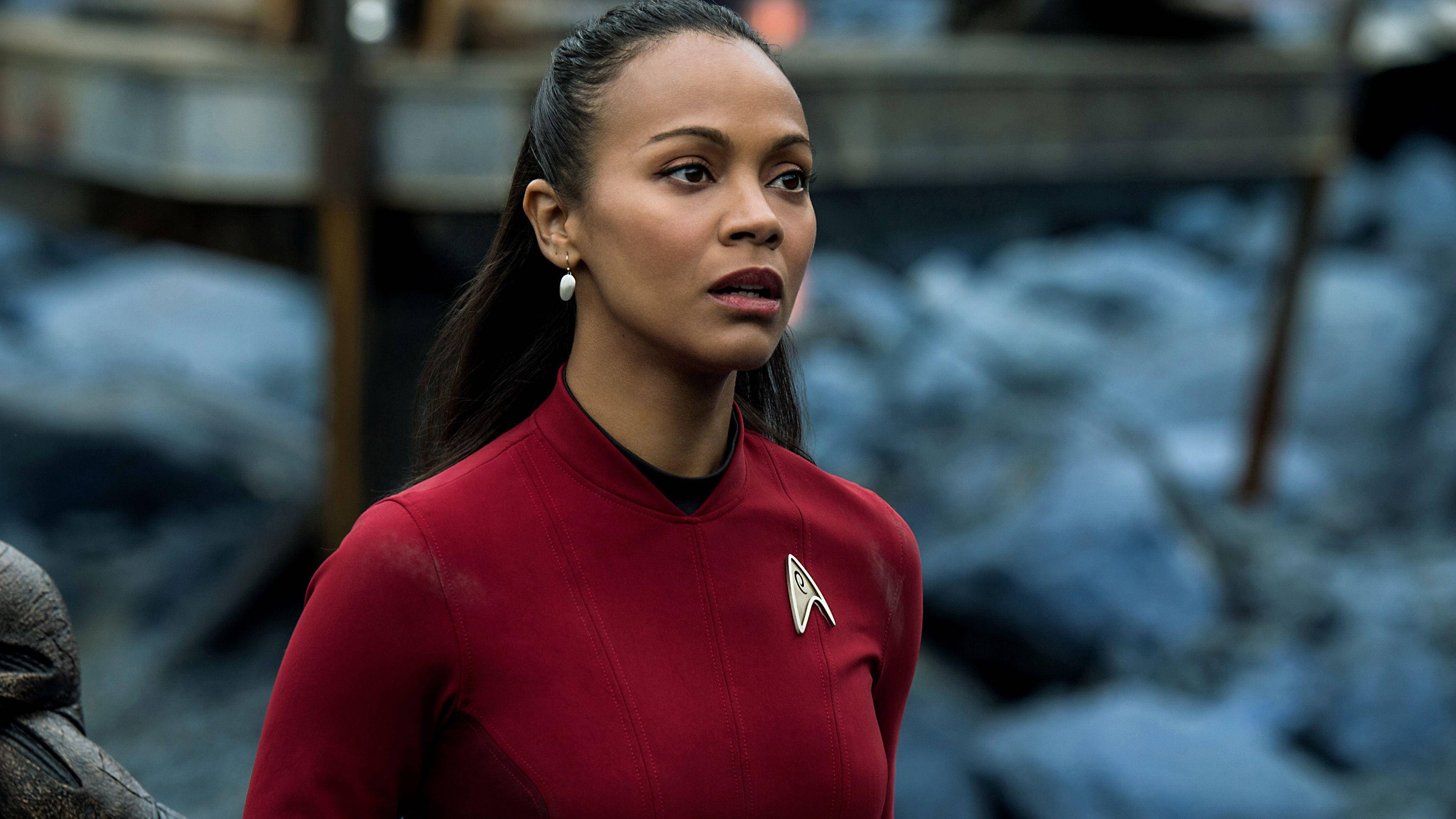 zoe saldana red star trek suit actress hollywood 2k