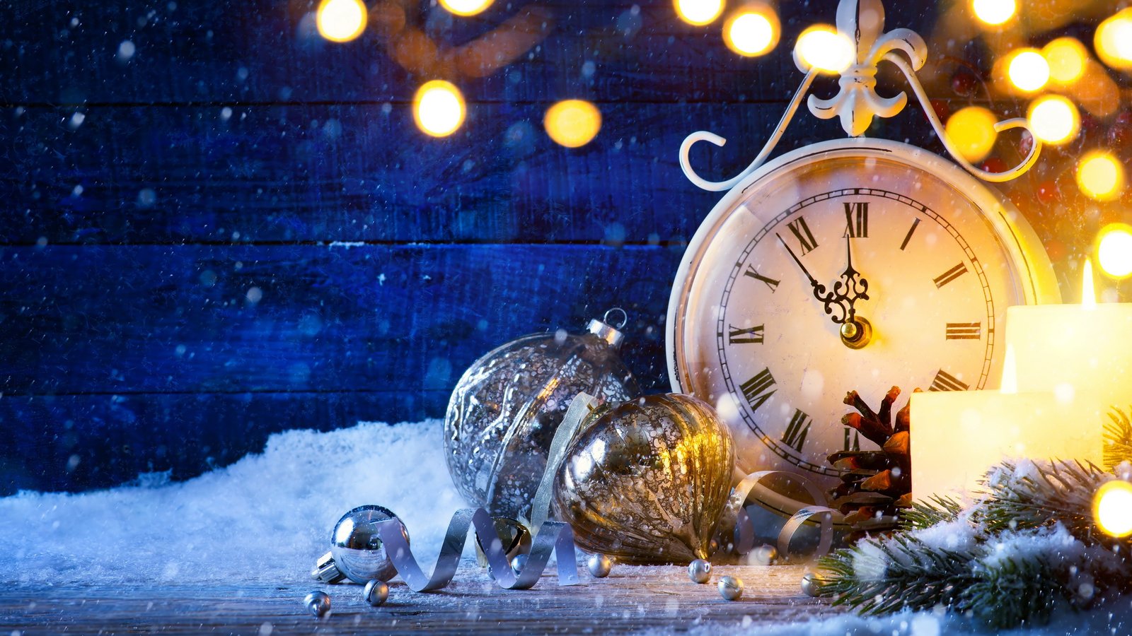 round white analog clock snow watch New Year Christmas happy 2k 4k 5k