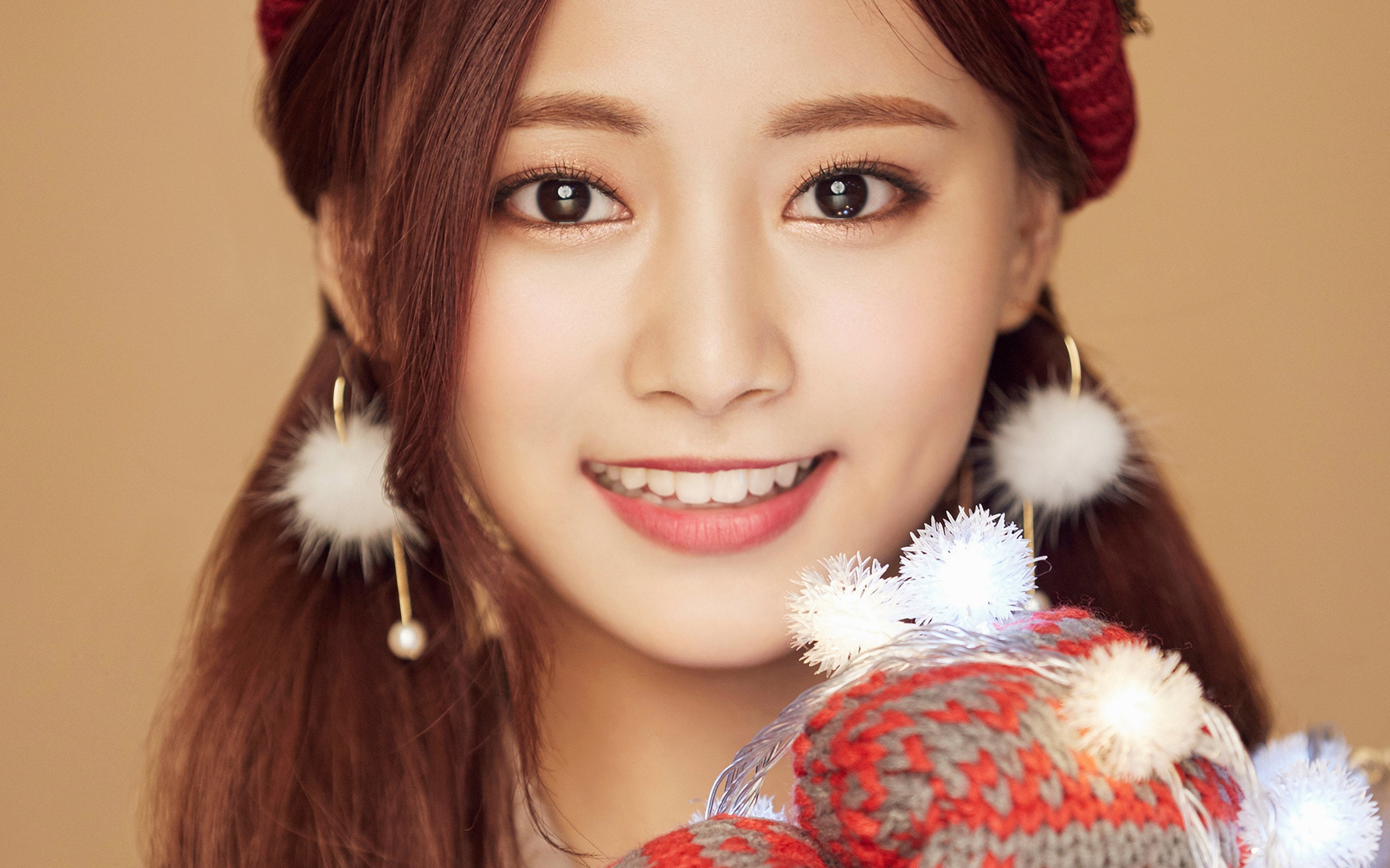 christmas girl twice tzuyu happy portrait headshot one person 2k