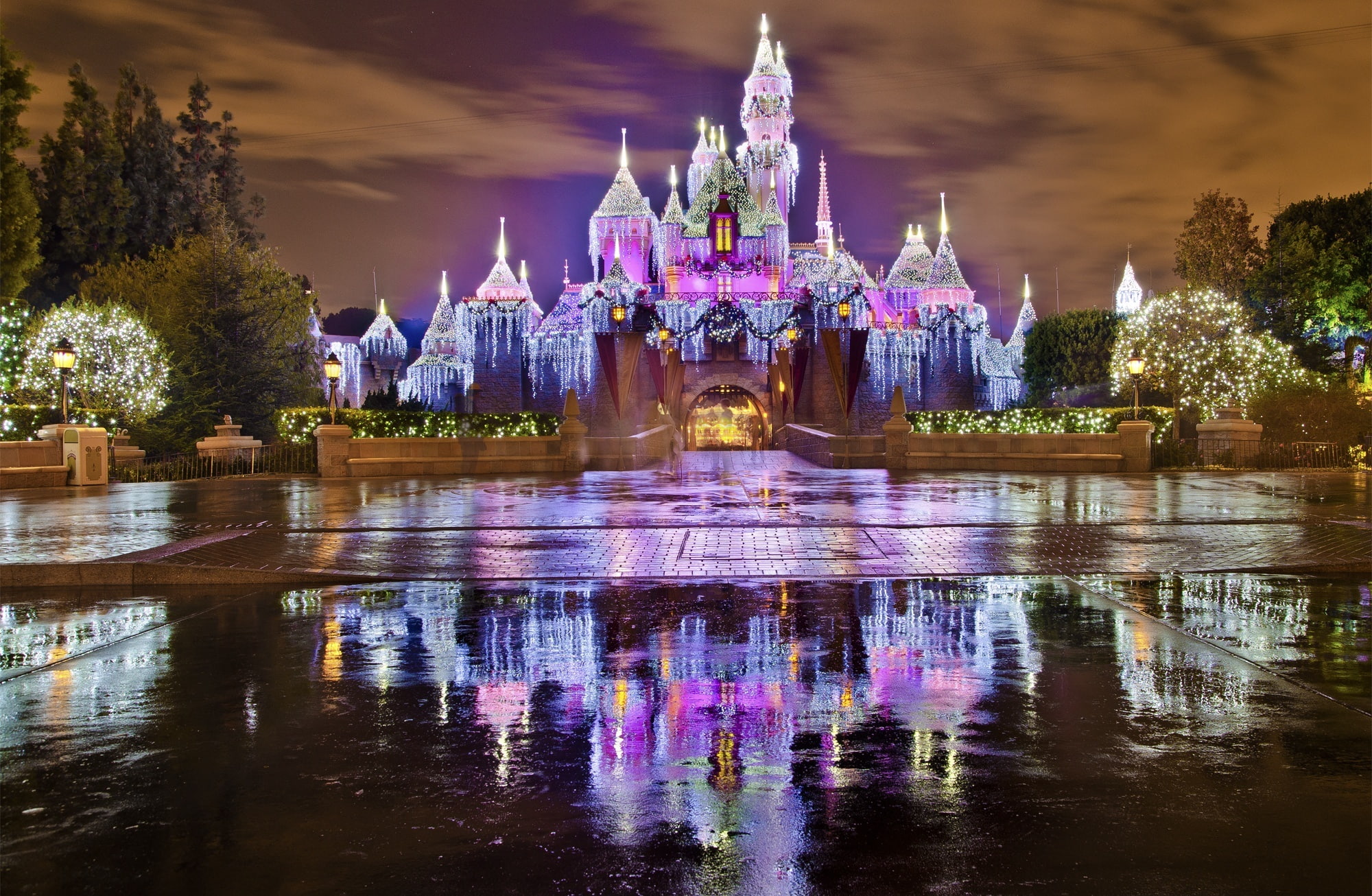 Sleeping Beauty Castle Christmas at Disneyland Disney castle 2k