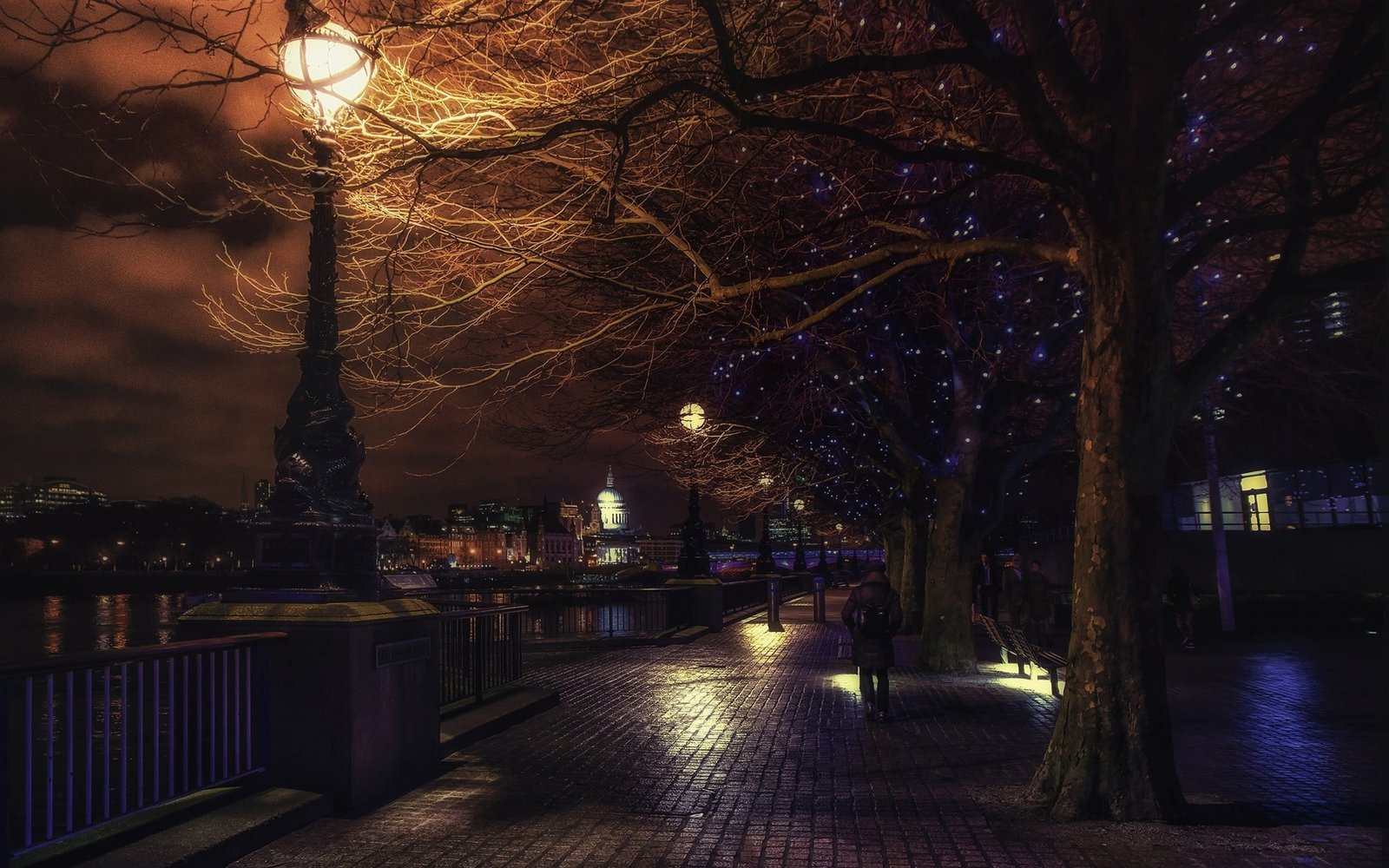 black post lamp landscape urban lantern London England river 2k