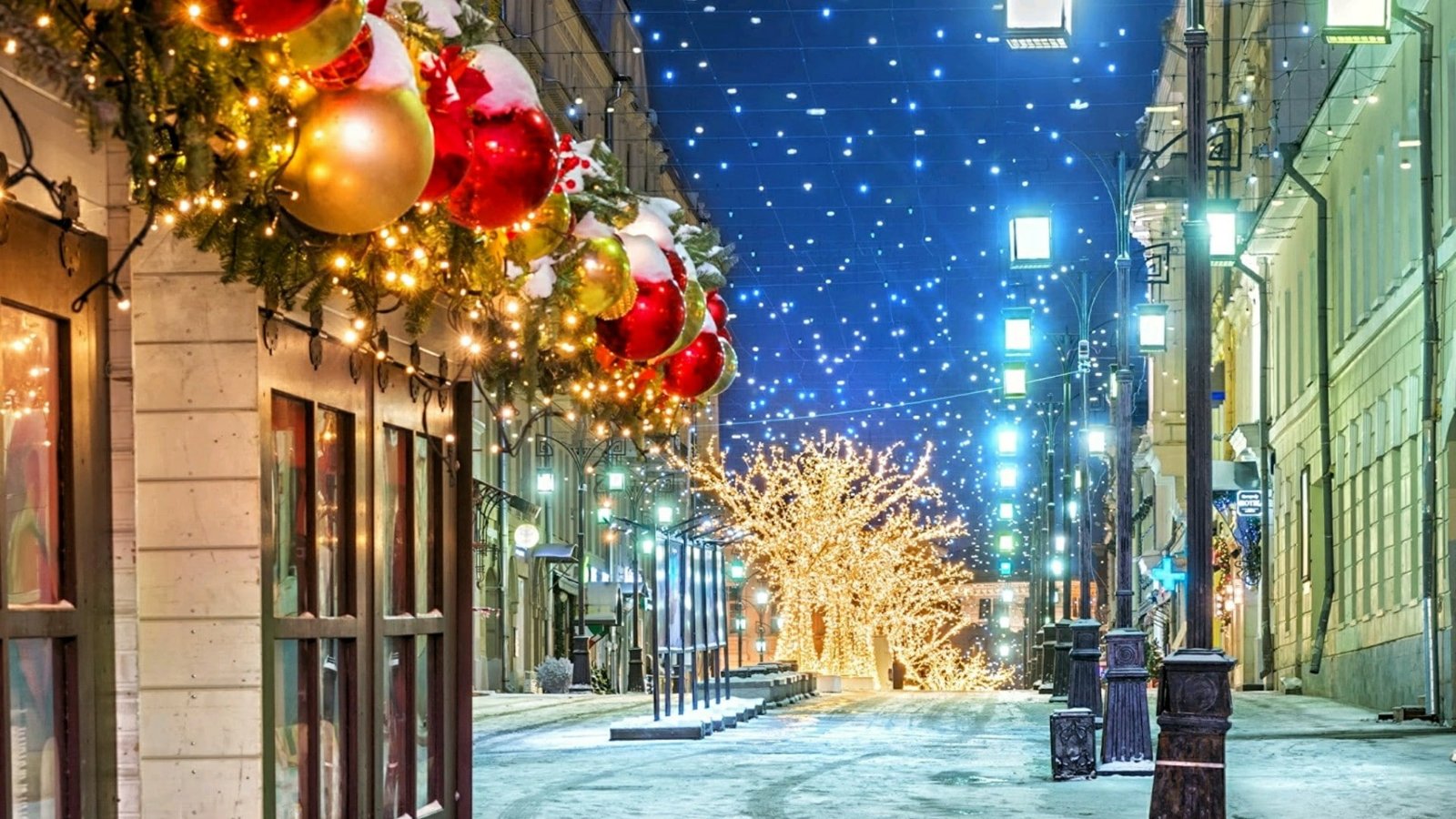 winter christmas city decoration tree lighting