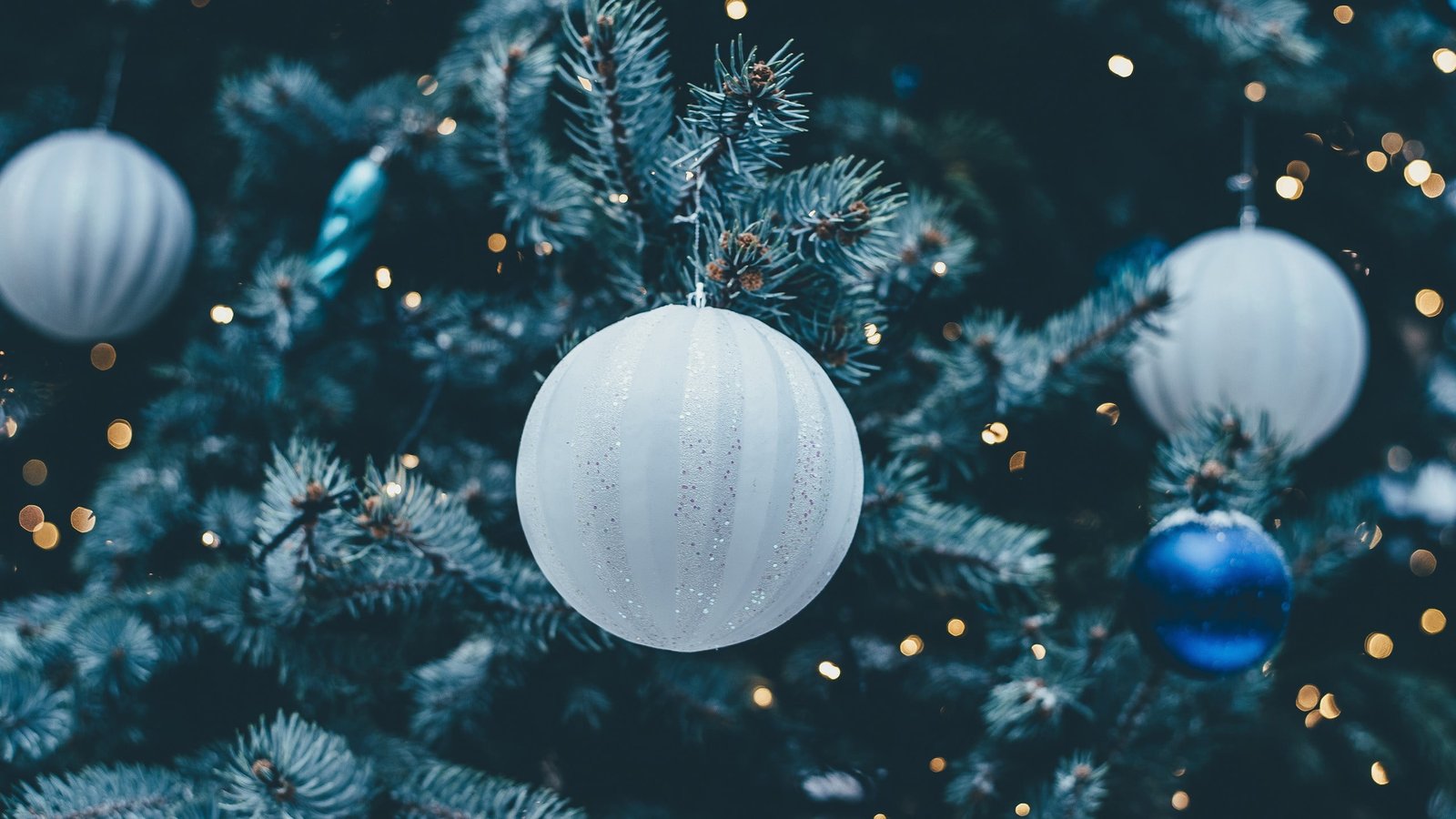 white and blue baubles holiday Christmas ornaments celebration 2k