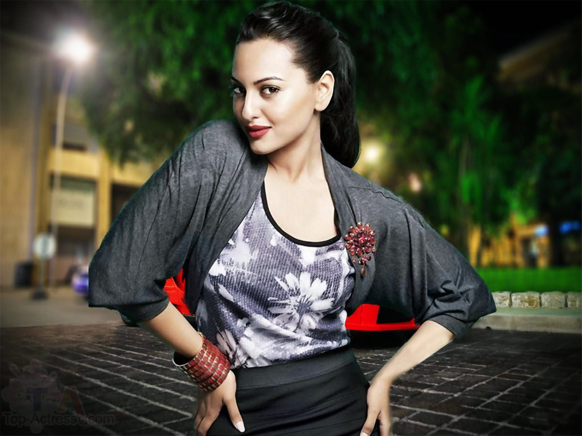 actress babe bollywood indian model sinha sonakshi