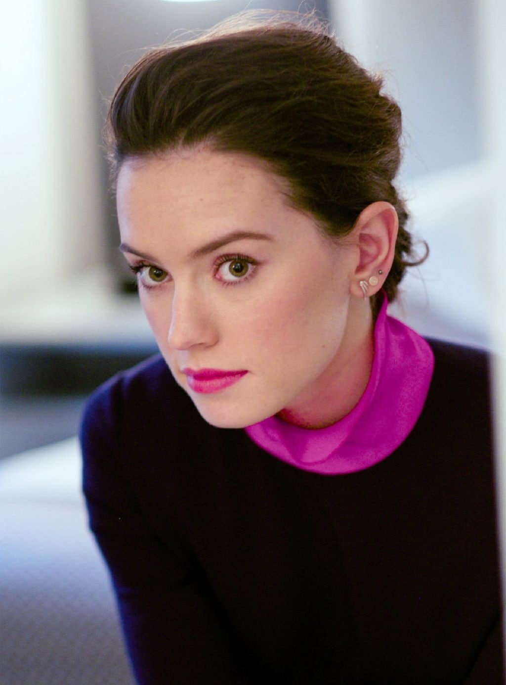 actress brunette Daisy Ridley women 12