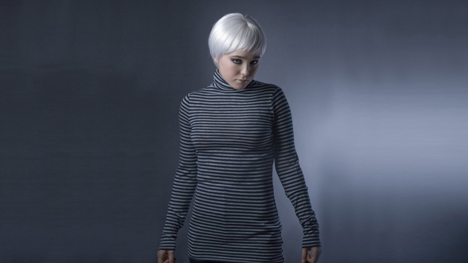 actress celebrity women one person striped standing indoors 2k