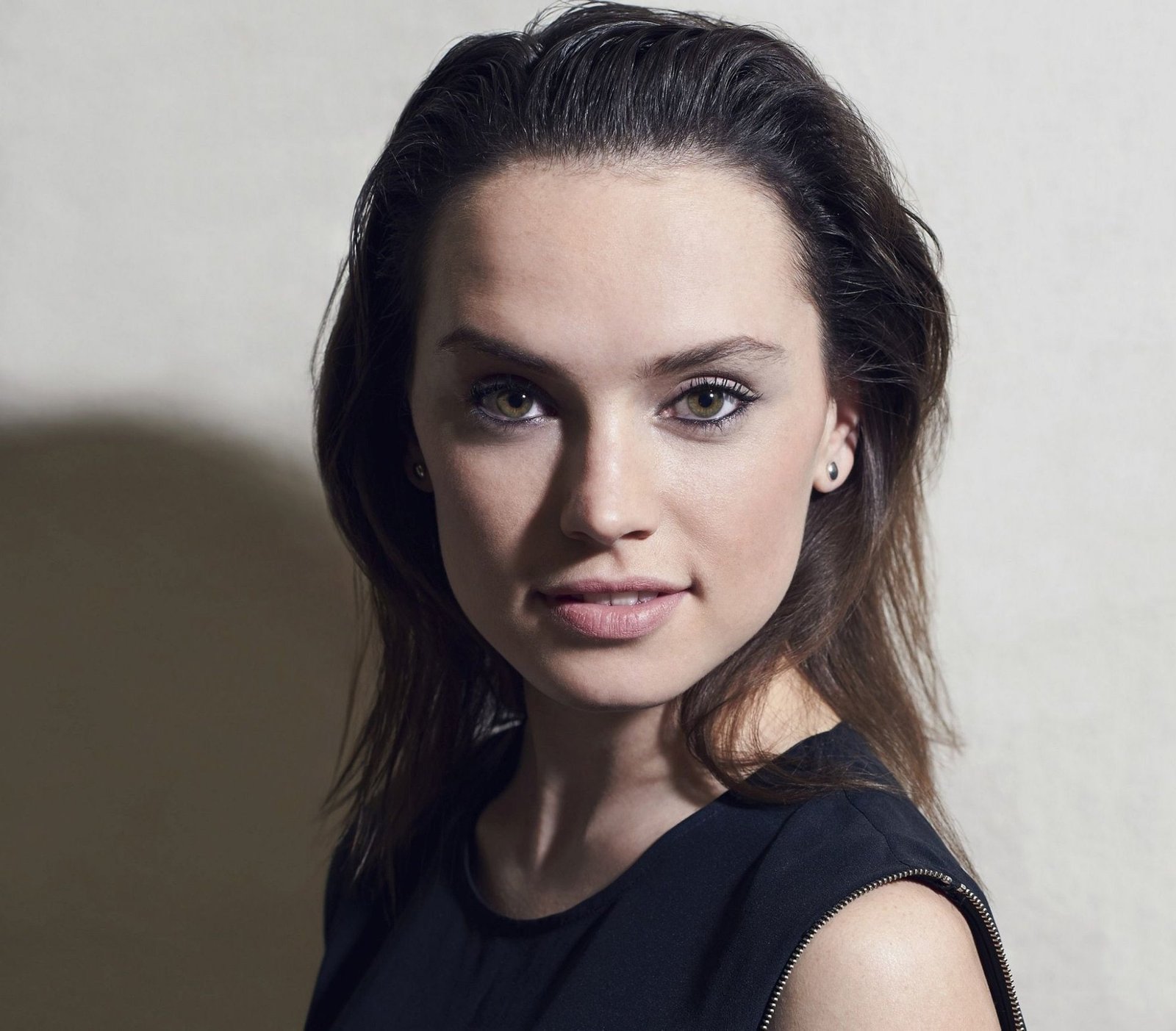 Actresses Daisy Ridley Black Hair British Close Up Face 50