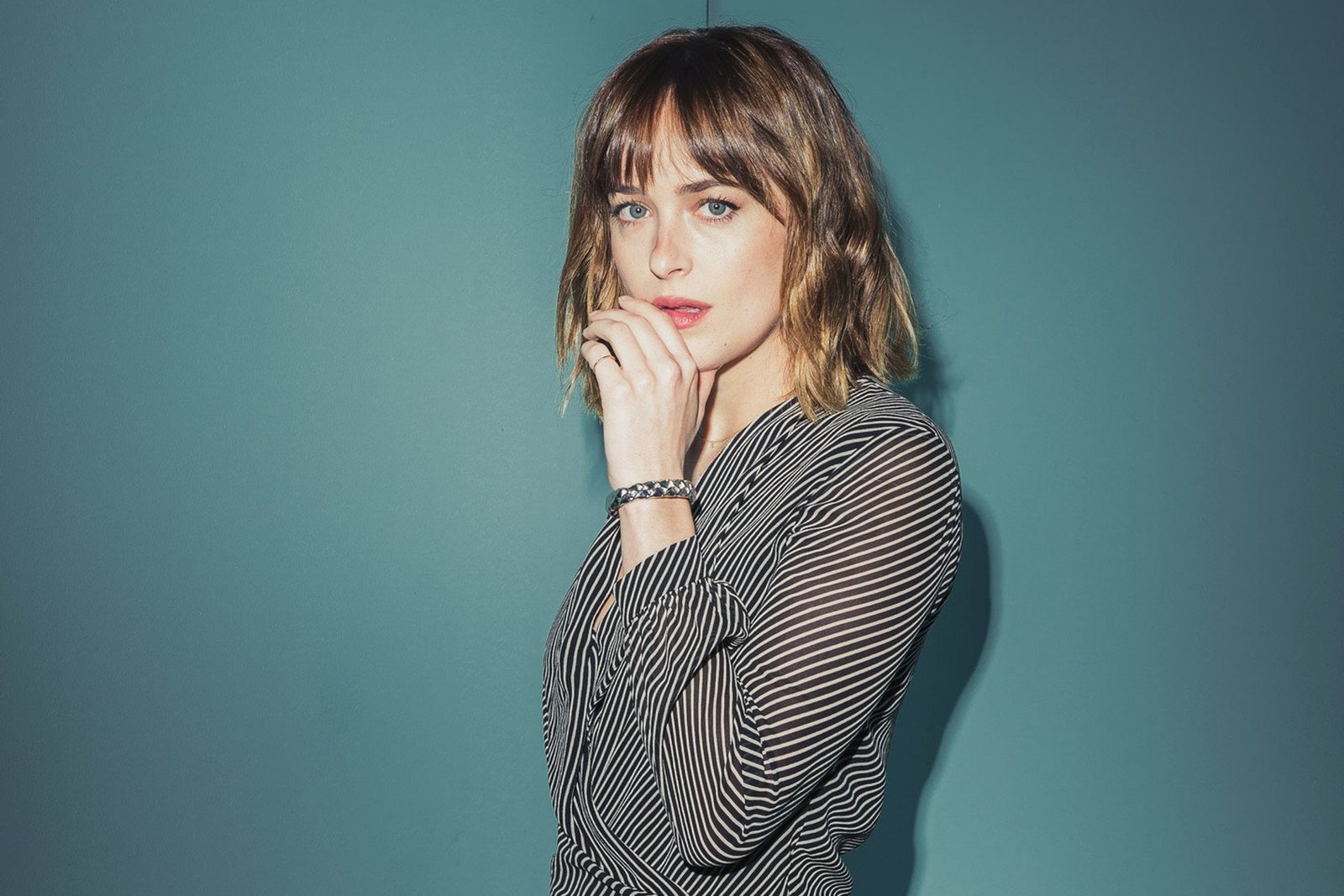 Actresses Dakota Johnson Blue Eyes Brunette