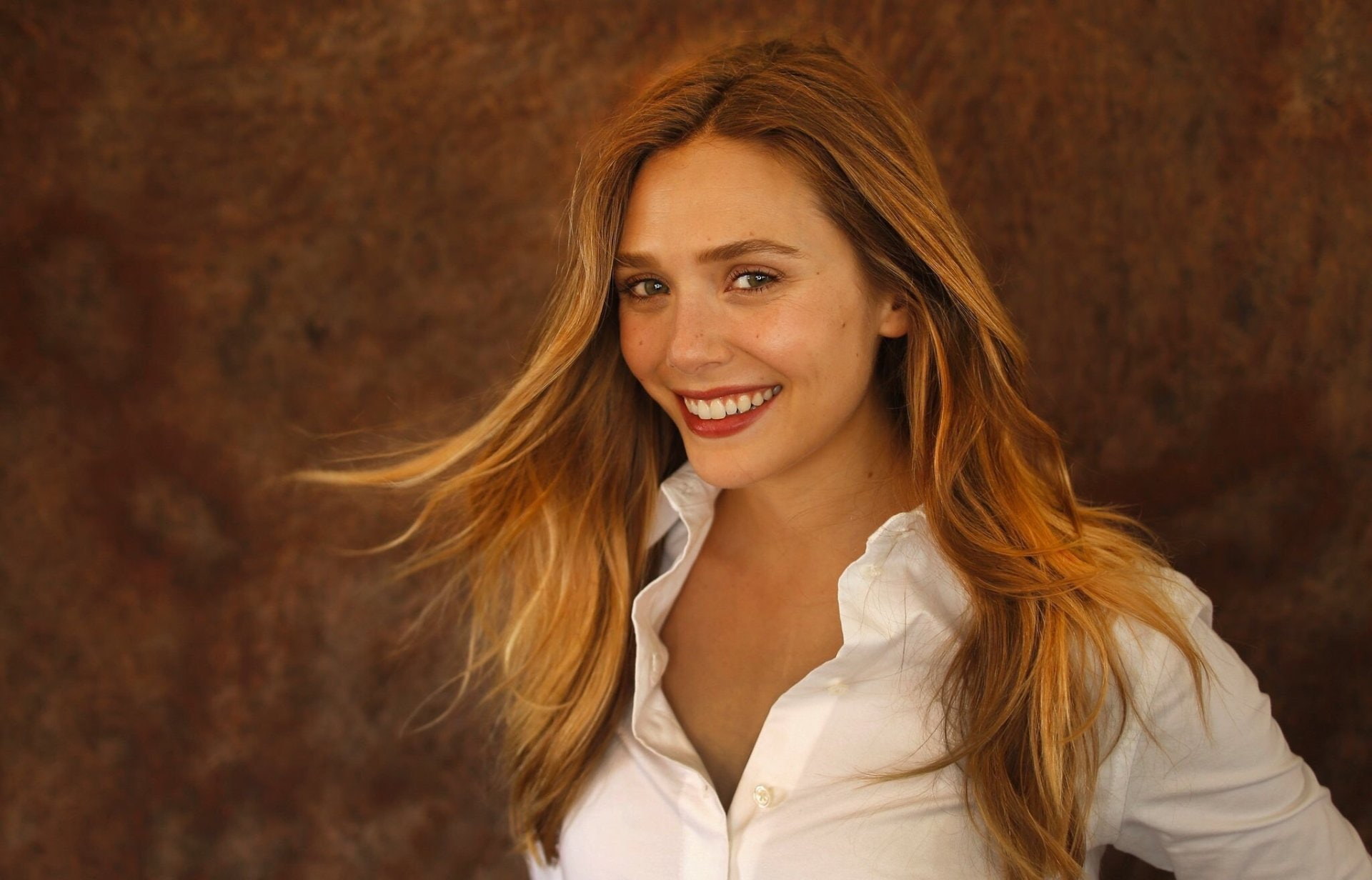 Actresses Elizabeth Olsen