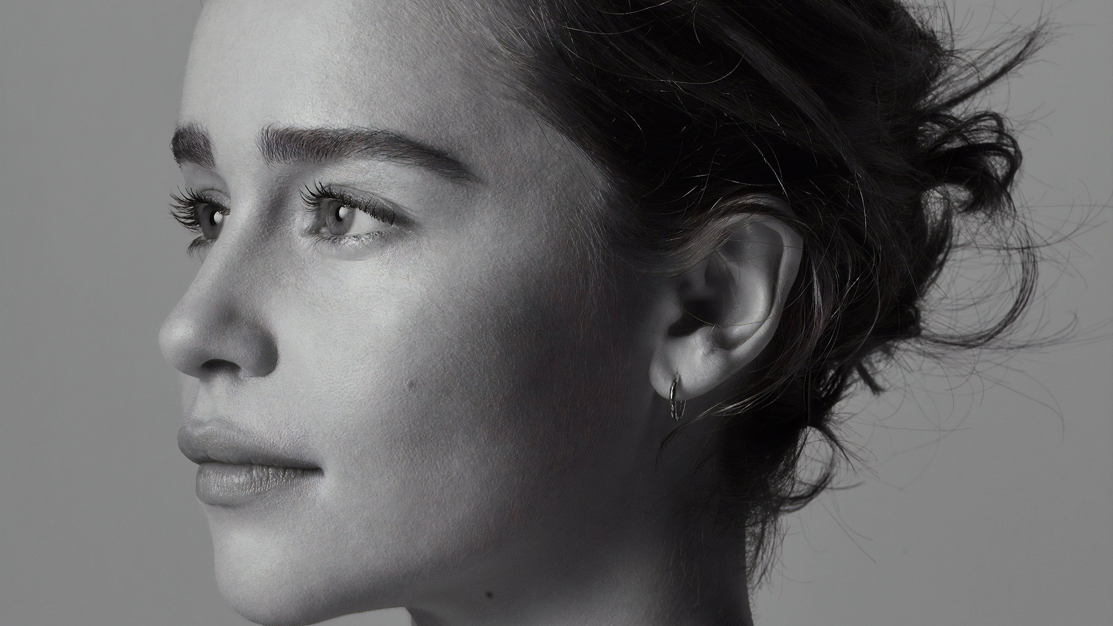 Actresses Emilia Clarke Close Up English Face Monochrome 2k