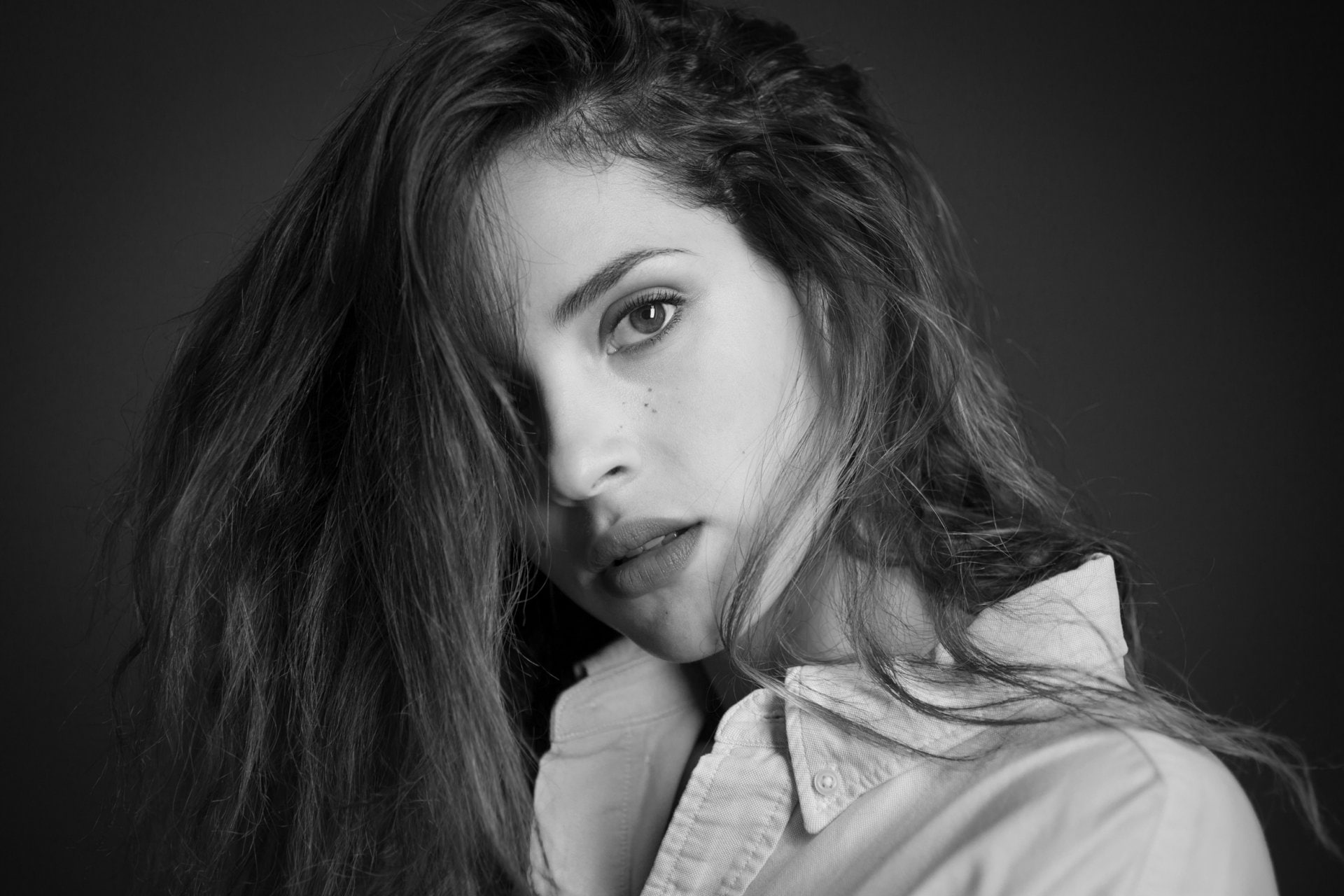 Actresses Adria Arjona Black amp; White Face 52