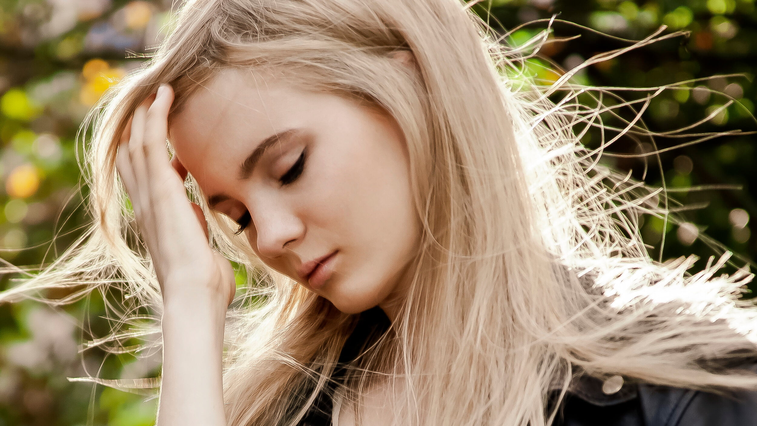 Actresses Freya Allan Blonde English 2k