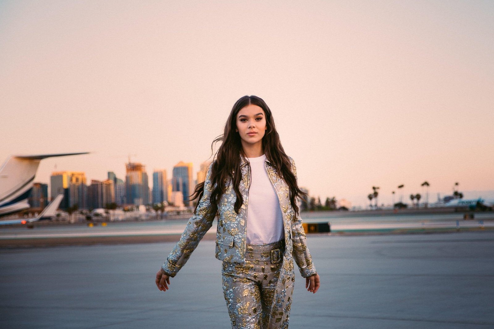 Actresses Hailee Steinfeld Brown Eyes Brunette Singer 2k