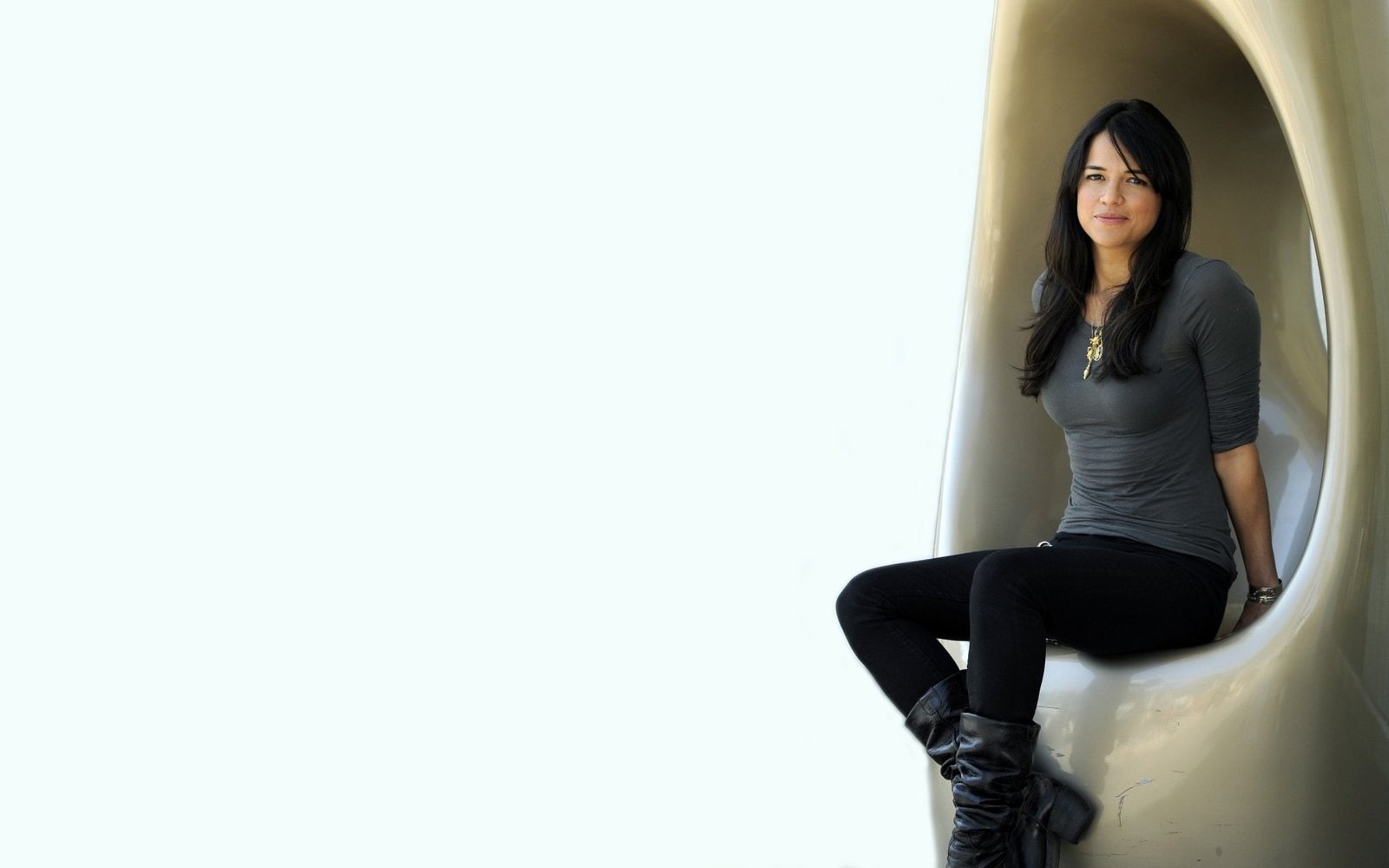 Actresses Michelle Rodriguez American Brunette Woman