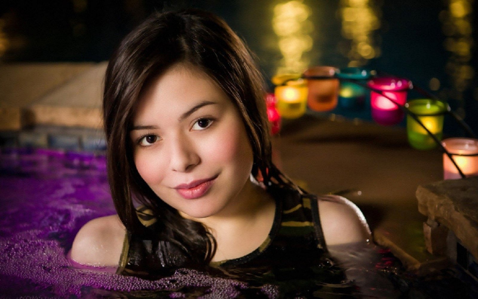 Actresses Miranda Cosgrove