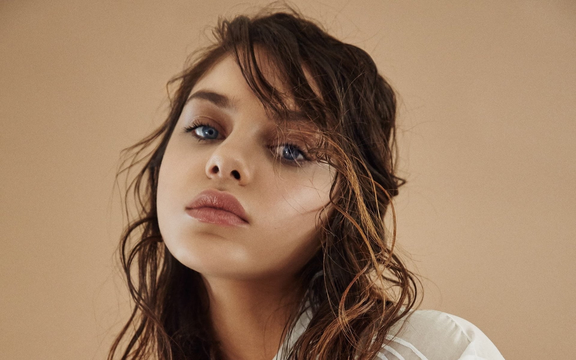 Actresses Odeya Rush Blue Eyes Brunette Face