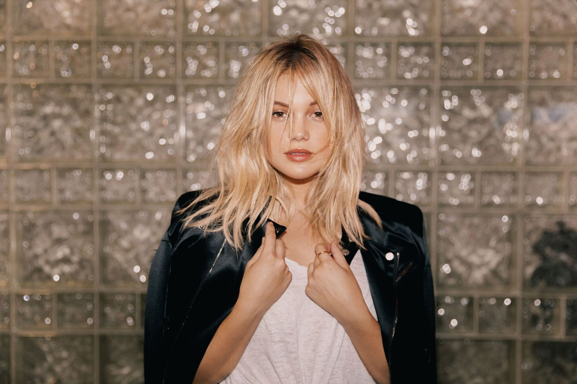 Actresses Olivia Holt American Blonde Hazel Eyes 2k