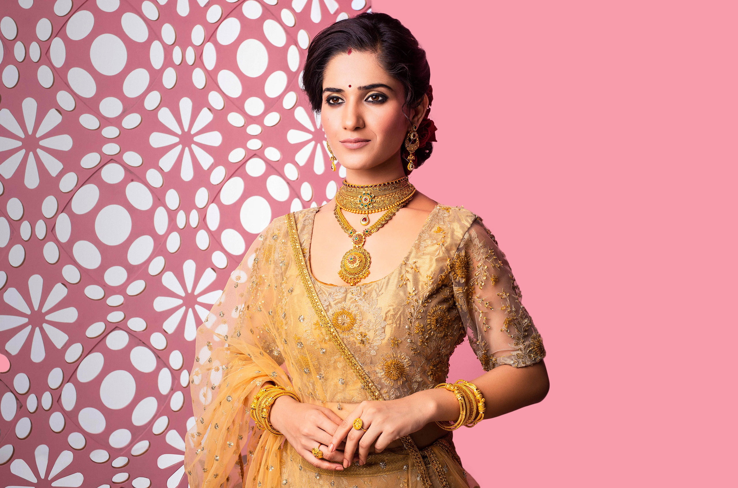 Actresses Ruhani Sharma Black Hair Brown Eyes Earrings 2k