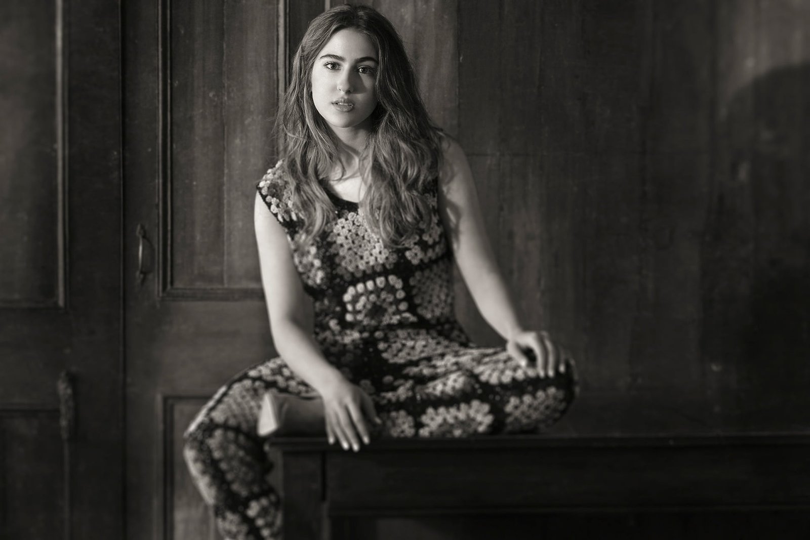 Actresses Sara Ali Khan Black and White Bollywood Girl