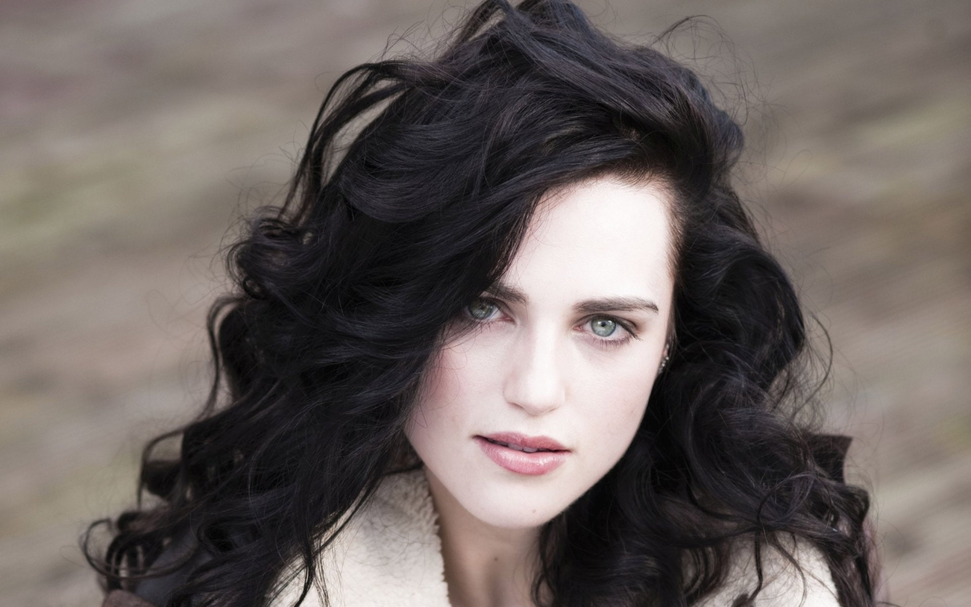 Actresses Katie McGrath Brunette Face Green Eyes