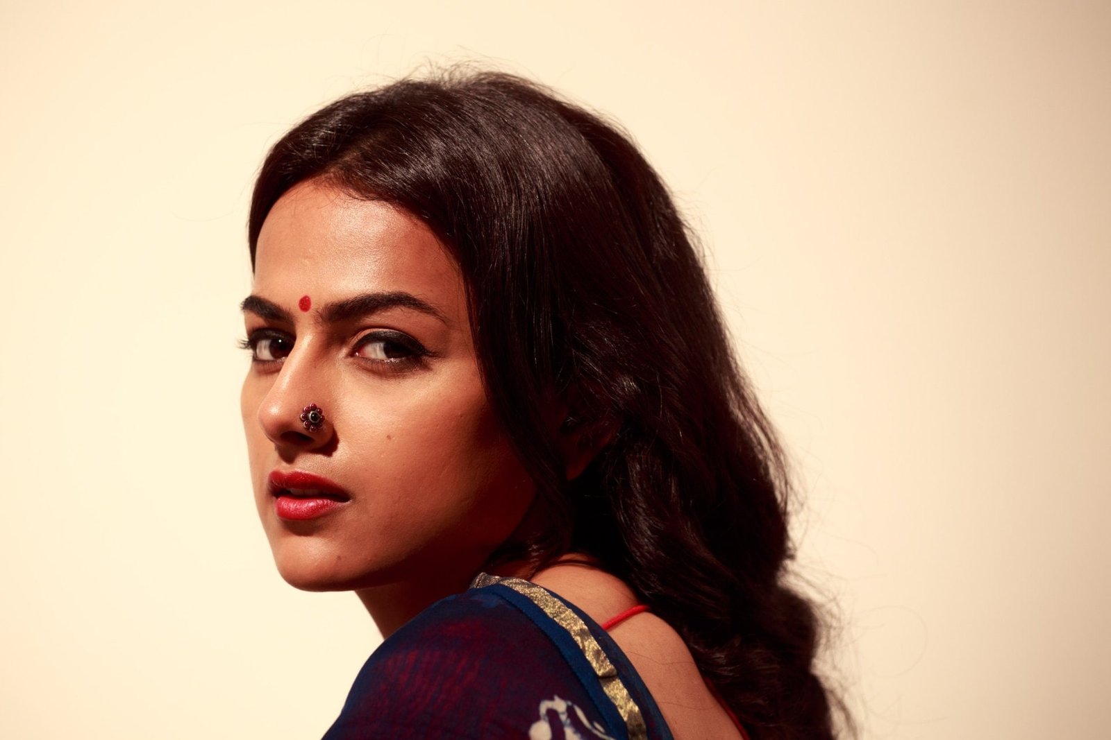 Actresses Shraddha Srinath Bindi Face