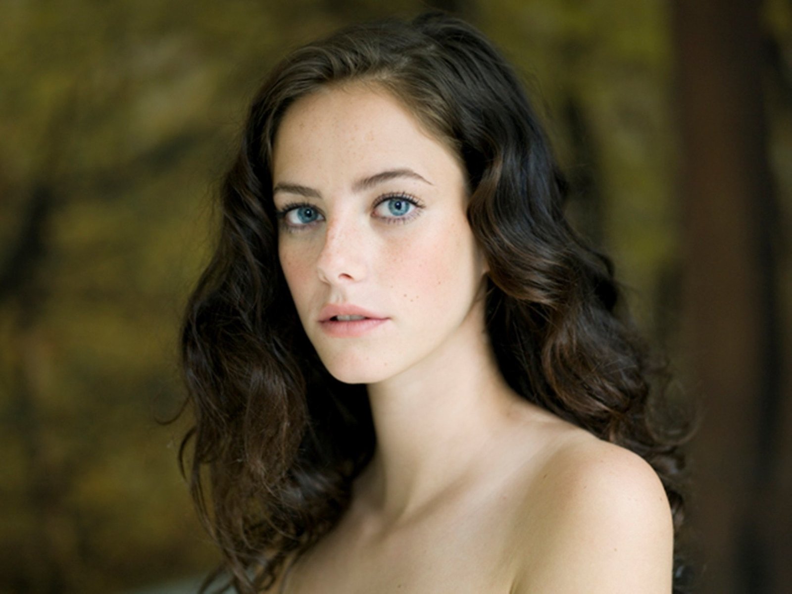 Actresses Kaya Scodelario Blue Eyes Brunette Face Long Hair