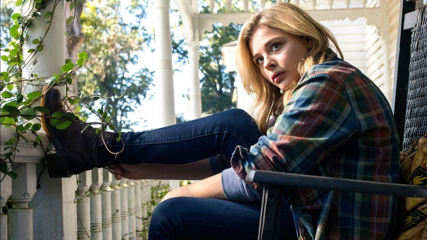 Chlo Grace Moretz women blonde actress jeans shirt green eyes